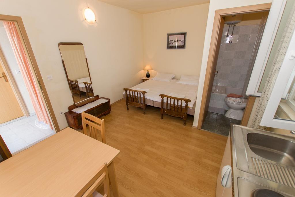 Studios Jakov Makarska Luaran gambar