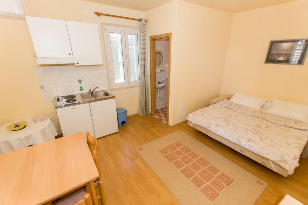 Studios Jakov Makarska Luaran gambar